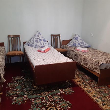 Guest House Lola Kochkor Bagian luar foto