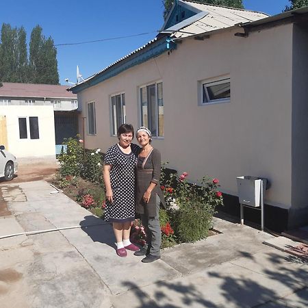 Guest House Lola Kochkor Bagian luar foto