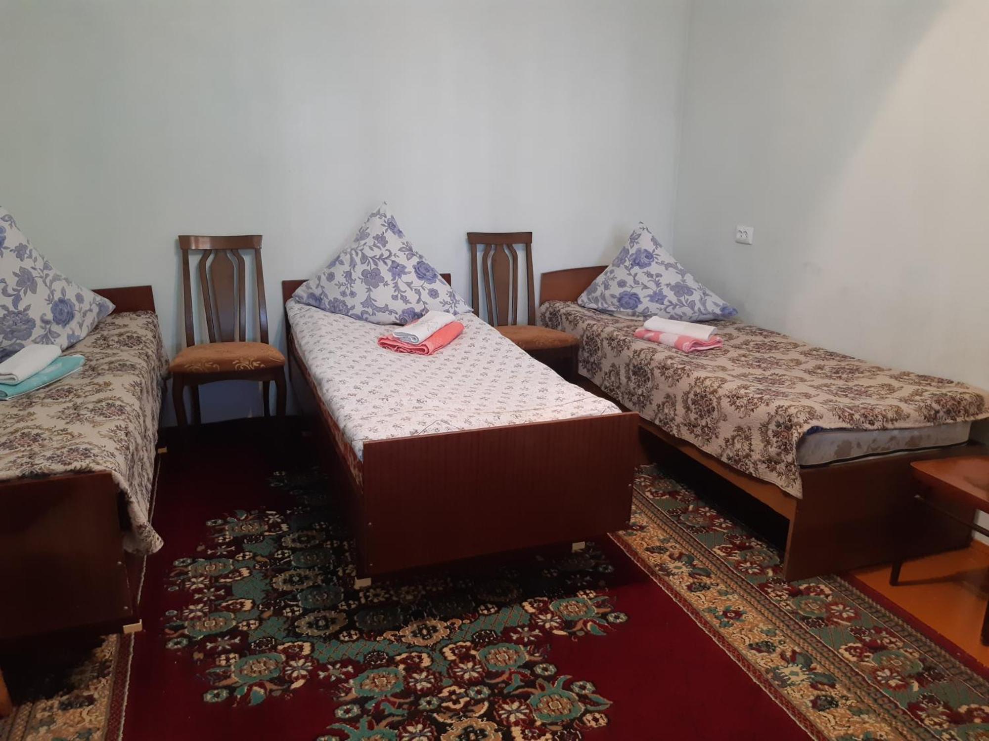 Guest House Lola Kochkor Bagian luar foto