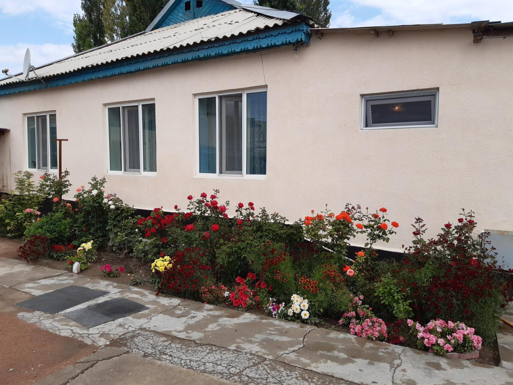 Guest House Lola Kochkor Bagian luar foto