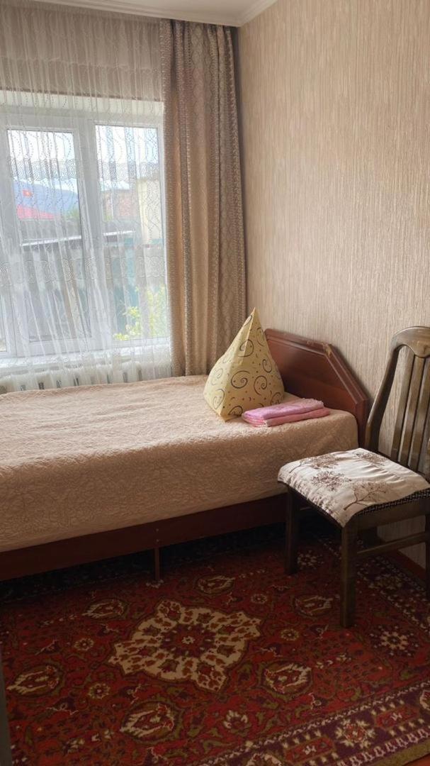 Guest House Lola Kochkor Bagian luar foto