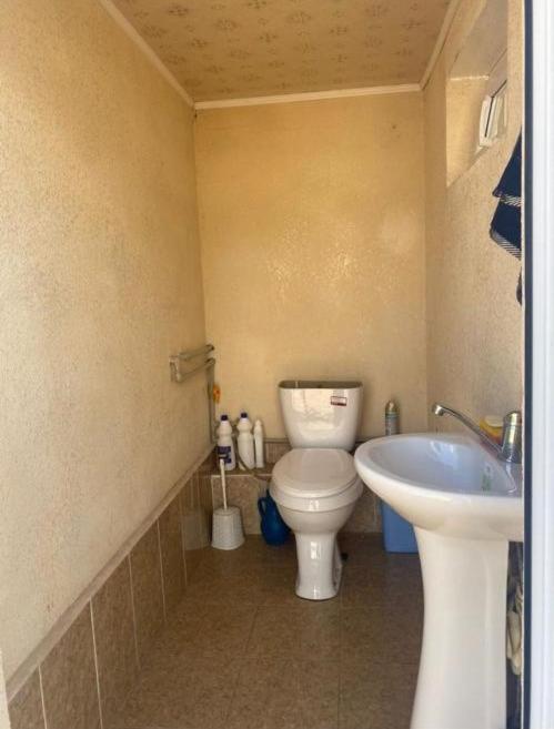 Guest House Lola Kochkor Bagian luar foto