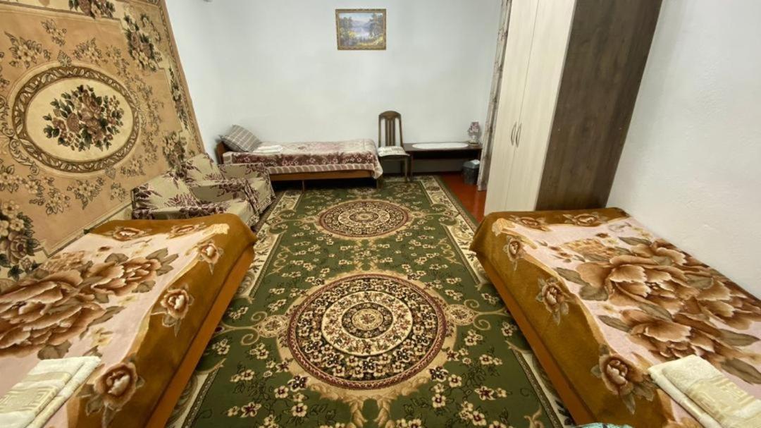 Guest House Lola Kochkor Bagian luar foto